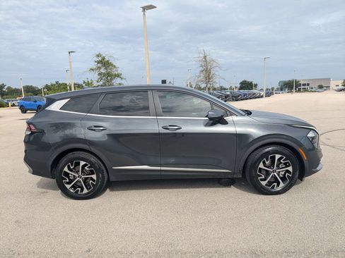 Certified 2023 Kia Sportage EX FWD image 3