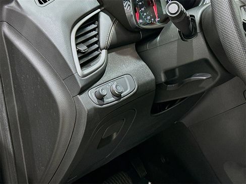 Used 2020 Chevrolet Trax LT image 10