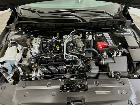 Used 2025 Nissan Altima 2.5 SV FWD image 33