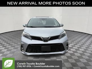 Used 2019 Toyota Sienna SE w/ SE Preferred Package AWD/4WD video 2