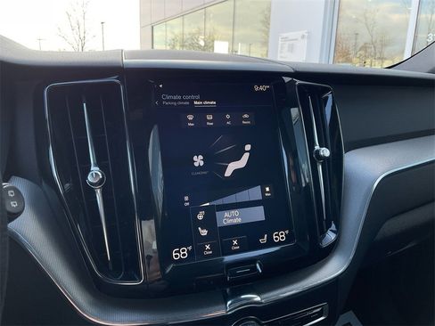 Used 2018 Volvo XC60 T6 R-Design w/ Advanced Package image 20