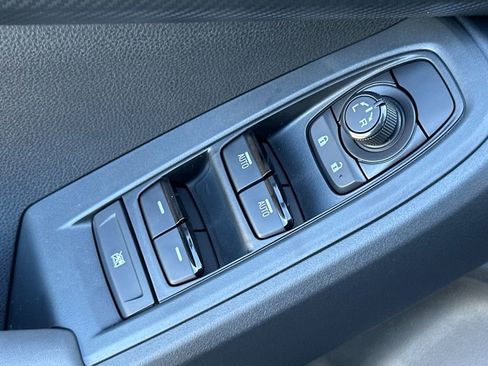 Certified 2025 Subaru Crosstrek 2.0i Premium image 12