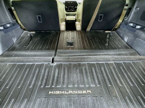 Used 2022 Toyota Highlander Limited FWD image 33