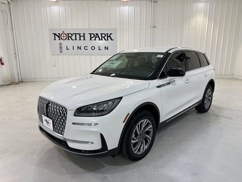 New 2026 Lincoln Corsair Premiere w/ Rear Removable Package Tray FWD image 1