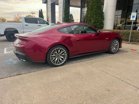 Used 2025 Ford Mustang GT Premium image 13