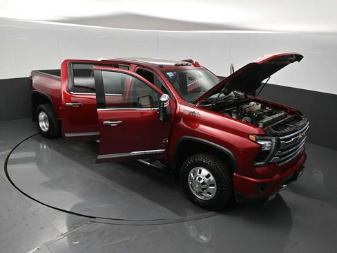 Used 2024 Chevrolet Silverado 3500 High Country w/ Technology Package image 34