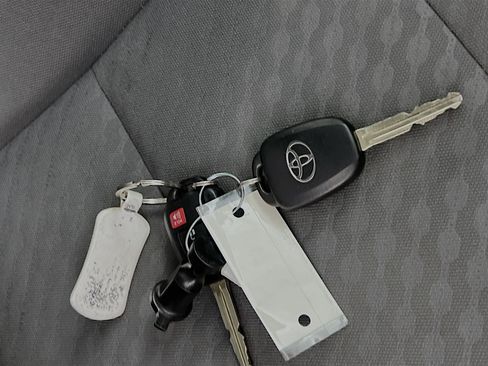 Used 2022 Toyota Tacoma SR5 w/ Technology Package image 35