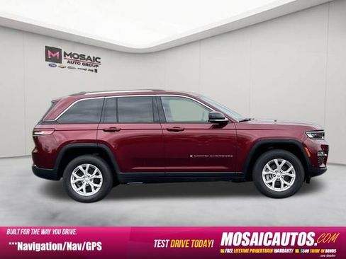 Used 2023 Jeep Grand Cherokee Limited w/ Luxury Tech Group II AWD/4WD image 8