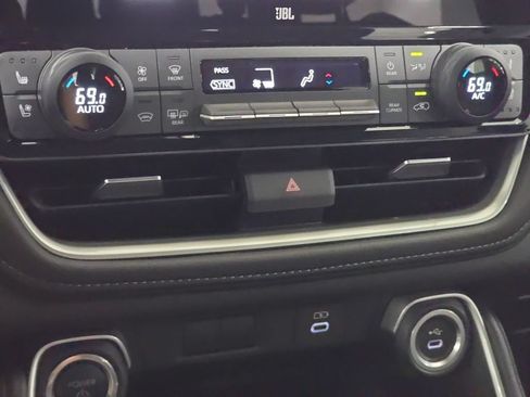 Used 2024 Toyota Grand Highlander AWD Hybrid image 21