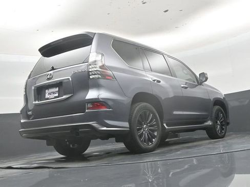 Used 2023 Lexus GX 460 Luxury w/ Sport Design Package AWD/4WD image 45