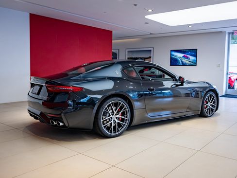 Used 2024 Maserati GranTurismo Trofeo image 6
