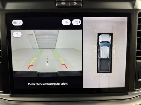 Used 2025 Ford F350 Lariat w/ Chrome Package image 22