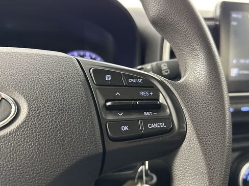 Used 2020 Hyundai Venue SEL image 16