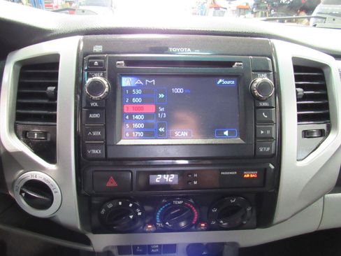 Used 2013 Toyota Tacoma 4x4 Double Cab w/ TRD Off-Road Pkg image 20