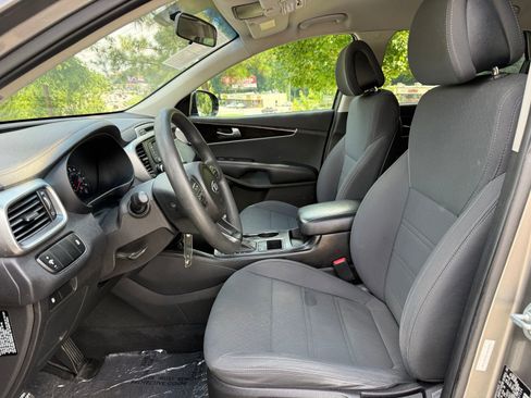 Used 2016 Kia Sorento FWD image 32