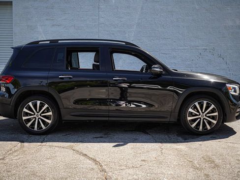 Used 2021 Mercedes-Benz GLB 250 w/ AMG Line image 18