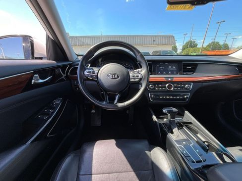 Used 2019 Kia Cadenza Premium FWD image 8