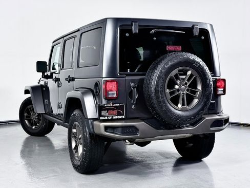 Used 2016 Jeep Wrangler Unlimited Sahara image 11