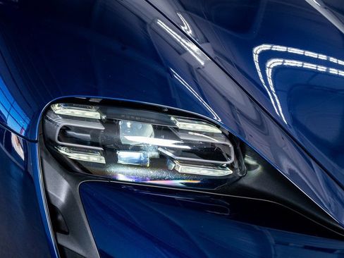 Used 2021 Porsche Taycan image 20