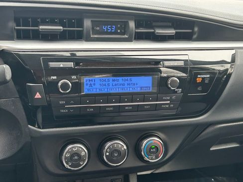 Used 2015 Toyota Corolla L FWD image 18