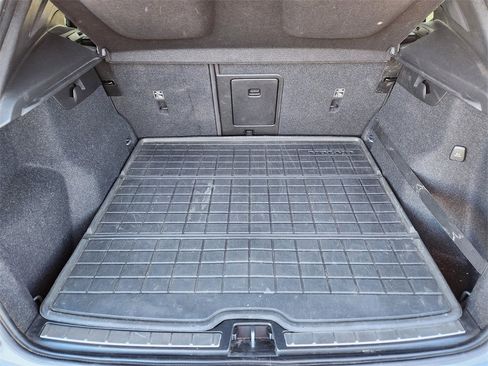 Used 2020 Volvo XC40 T5 R-Design w/ Protection Package Premier image 8