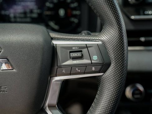 Used 2023 Mitsubishi Outlander LE image 31