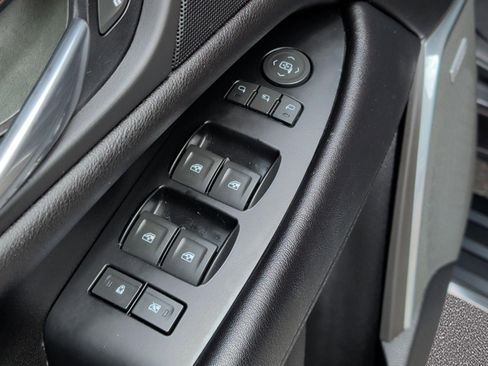 Used 2017 Cadillac Escalade Premium Luxury RWD image 9