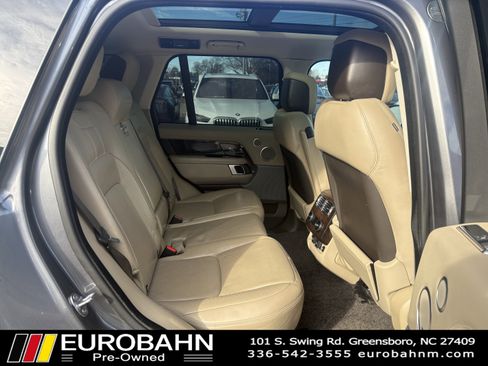Used 2018 Land Rover Range Rover HSE image 12