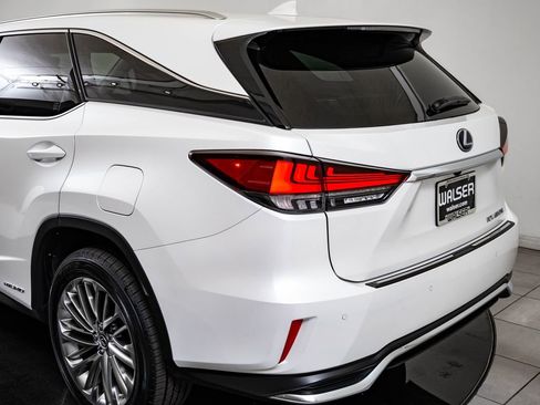 Used 2022 Lexus RX 450hL Luxury w/ Cold Area Package (CT) image 19