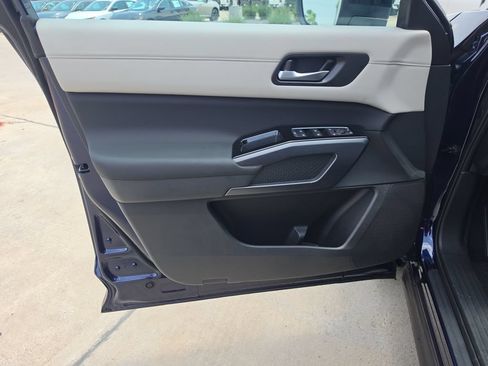 New 2026 Nissan Pathfinder SL FWD image 22