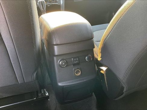 Used 2018 Ford Explorer XLT w/ Equipment Group 201A FWD image 31