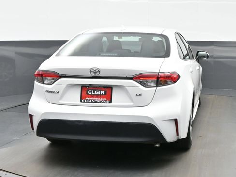 Used 2024 Toyota Corolla LE FWD image 5
