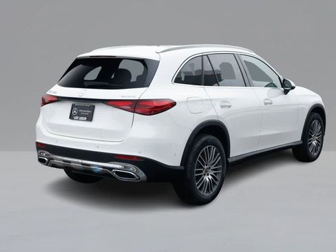 Used 2026 Mercedes-Benz GLC 300 4MATIC image 4