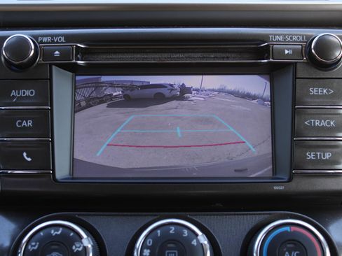 Used 2015 Toyota RAV4 LE image 13