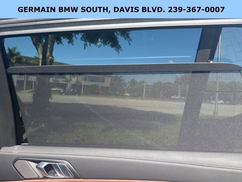 Used 2025 BMW X7 M60i image 32