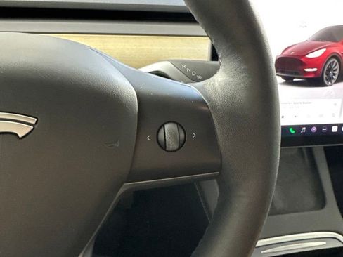 Used 2023 Tesla Model Y Long Range AWD/4WD image 32