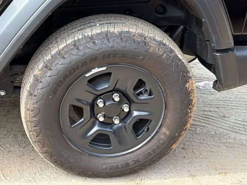 Used 2024 Jeep Wrangler Sport image 12