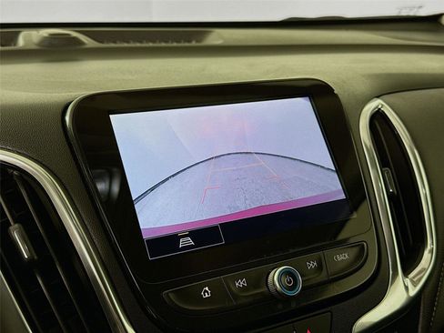 Used 2024 Chevrolet Equinox Premier image 13