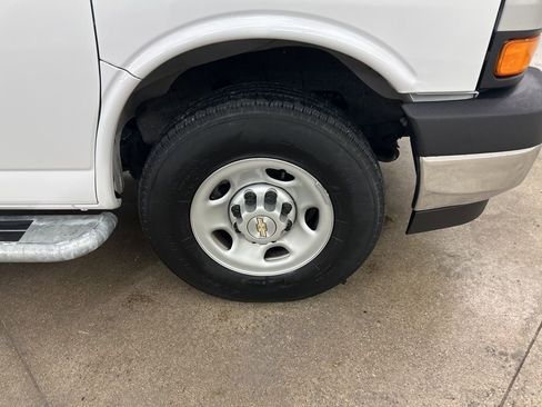 Used 2024 Chevrolet Express 2500 Work Van w/ Driver Convenience Package image 15