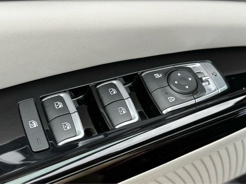 Used 2022 Kia Carnival SX Prestige FWD image 9