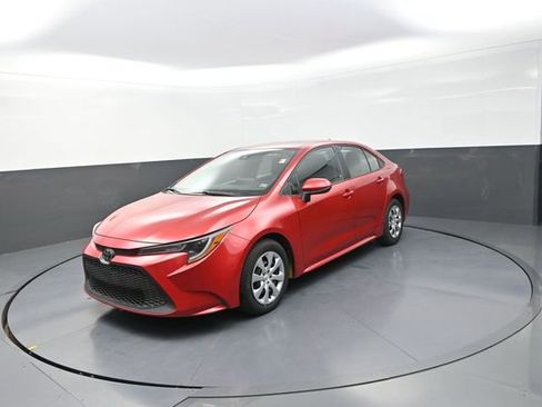 Used 2021 Toyota Corolla LE FWD image 25