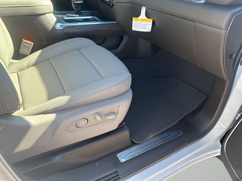 New 2026 GMC Sierra 1500 SLT w/ SLT Convenience Package image 13