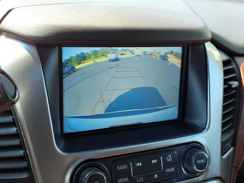 Used 2019 Chevrolet Suburban Premier AWD/4WD image 21