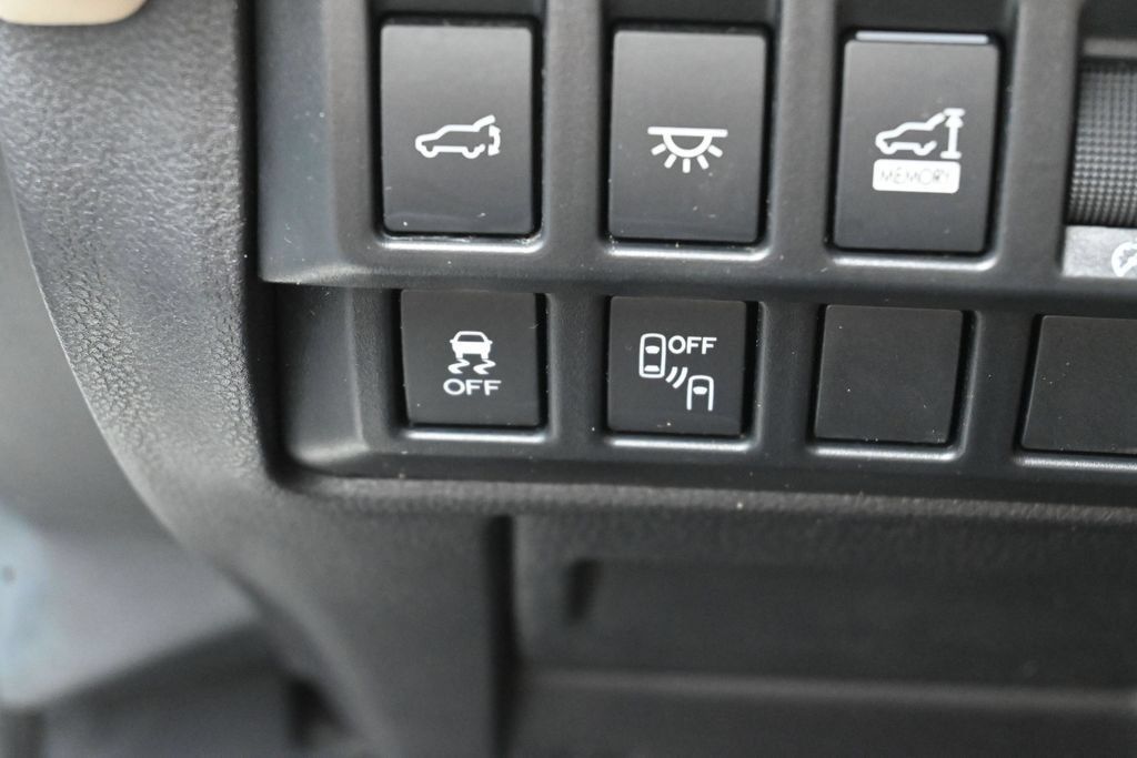 Used 2020 Subaru Ascent Limited w/ Technology Package AWD/4WD image 16