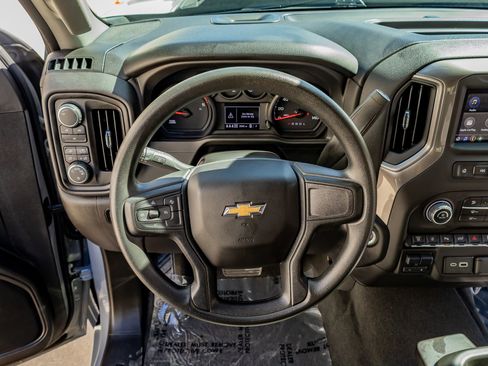 Used 2025 Chevrolet Silverado 2500 Custom w/ Custom Value Package image 19