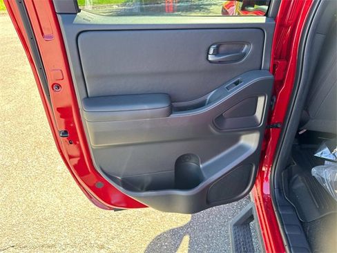 Used 2026 Nissan Frontier SV w/ All-Weather Content Package image 15