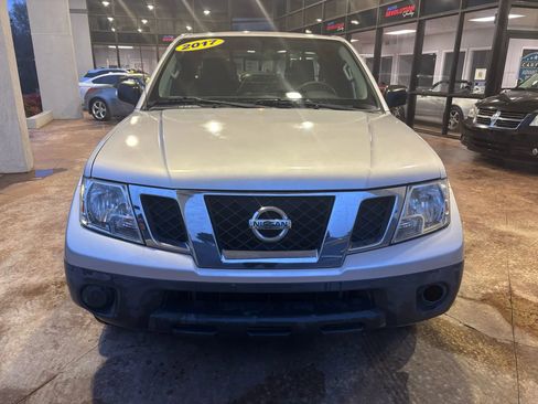 Used 2017 Nissan Frontier S image 2