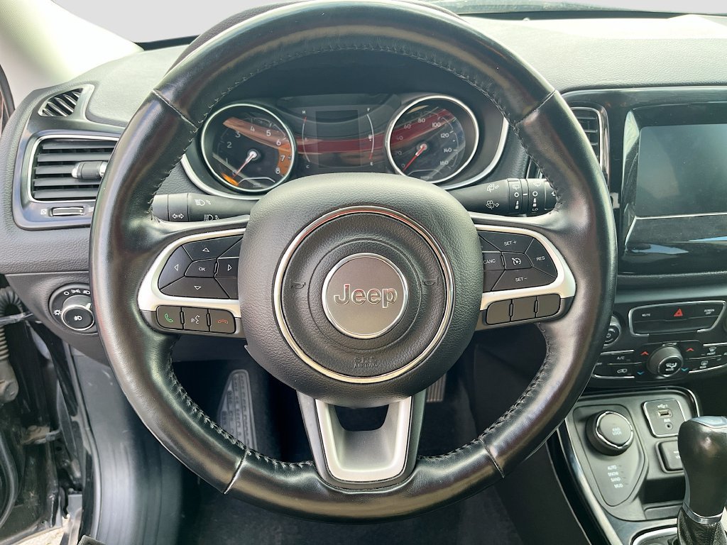 Used 2020 Jeep Compass Latitude AWD/4WD image 11