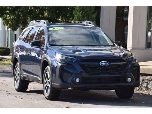 Certified 2025 Subaru Outback Premium image 2