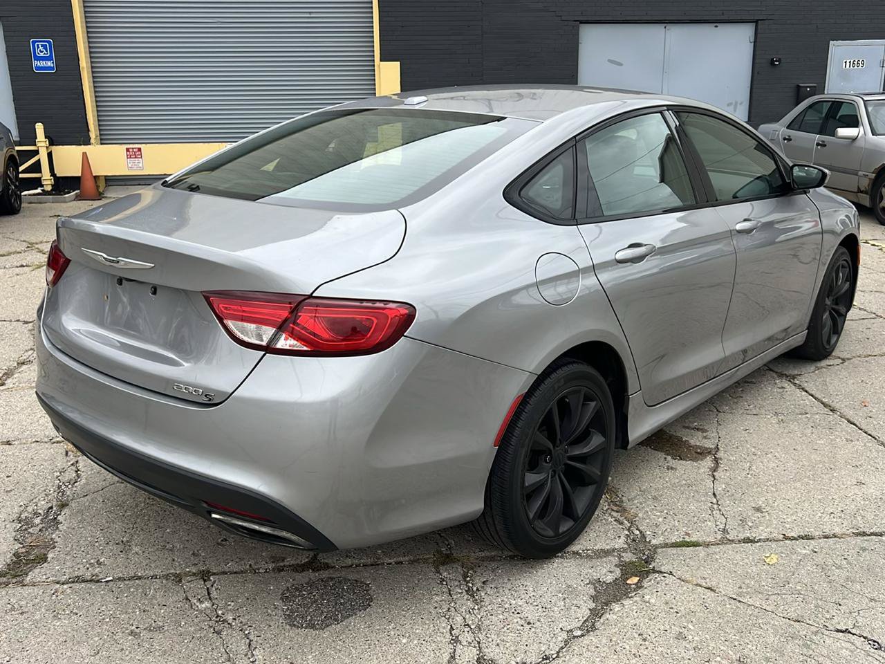 Used 2016 Chrysler 200 S FWD image 5